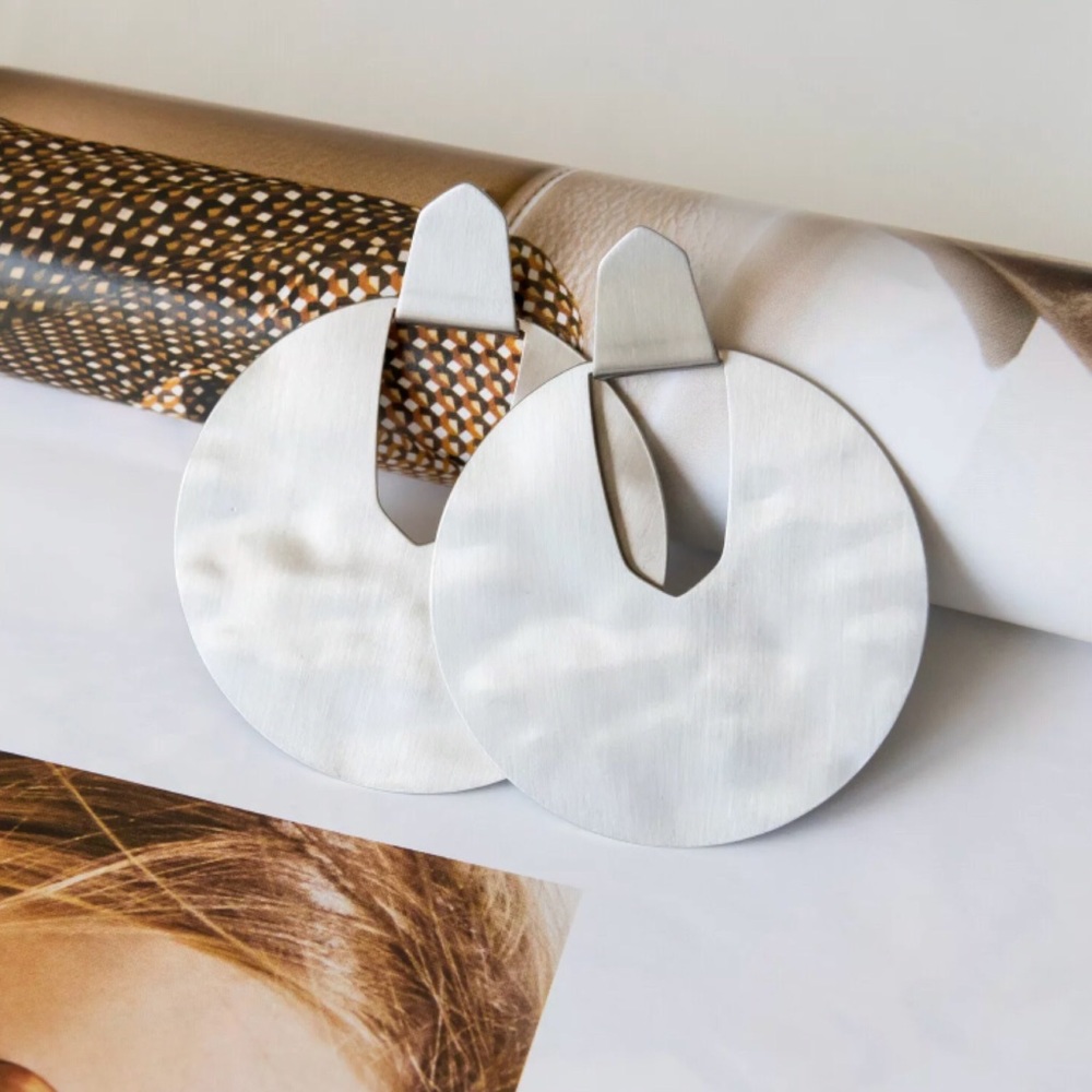 Kendra Scott • Diane Statement Earrings • Silver - Picture 4 of 6